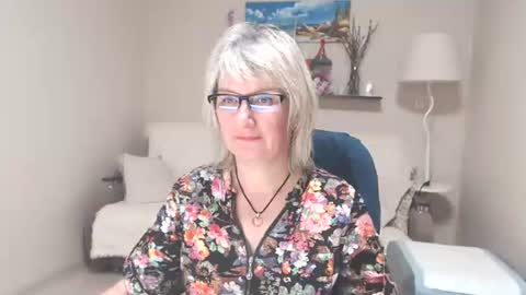 Snapshot of leilamays chatting on June 25, 2026, 4:45 am Leila Kinky online show from June 25, 2026, 4:45 am
