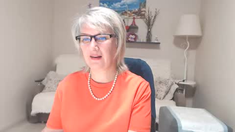 Snapshot of leilamays chatting on July 19, 2026, 6:06 am Leila Kinky online show from July 19, 2026, 6:06 am