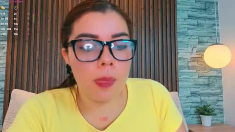 Snapshot of leilapons chatting on March 4, 2026, 5:19 pm leilapons online show from March 4, 2026, 5:19 pm