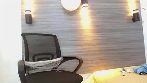 lelehott01 online show from June 11, 2026, 2:53 am
