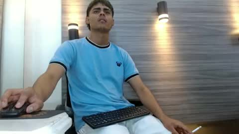 lelehott01 online show from July 7, 2026, 2:25 am