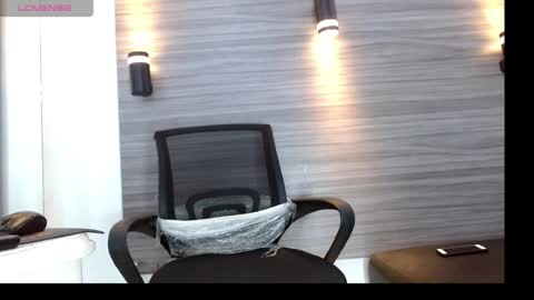 lelehott01 online show from July 18, 2026, 3:22 am