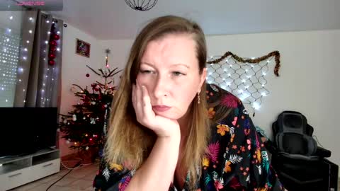 YOUR ELENA online show from December 19, 2024, 11:29 am