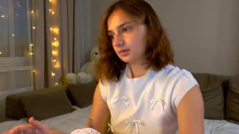 Lelia online show from August 4, 2026, 12:25 am