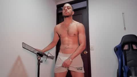 Snapshot of lelouch_master chatting on October 2, 2025, 11:17 am hi im lelo... nice to meet you I appreciate your thumbs up It is very important and you would help me a lot online show from October 2, 2025, 11:17 am