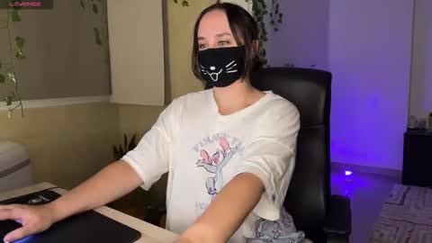 Snapshot of lemi_peachy chatting on October 11, 2025, 7:12 pm Lemi online show from October 11, 2025, 7:12 pm