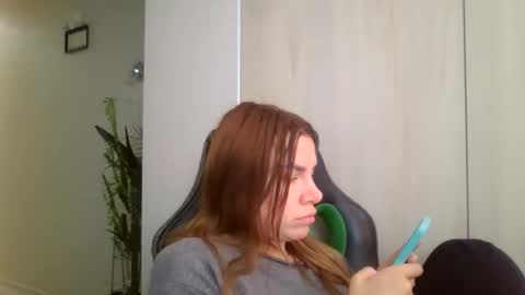 lena6122000 online show from September 30, 2025, 10:09 am