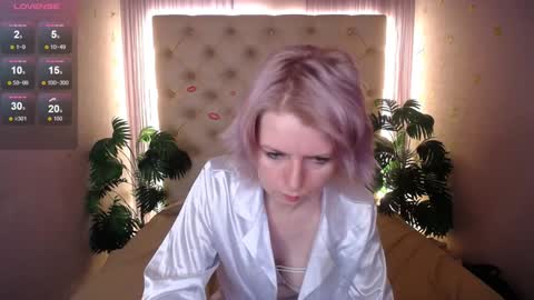 Snapshot of lena_paulles chatting on December 15, 2024, 7:24 am Lena online show from December 15, 2024, 7:24 am