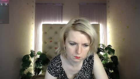 Snapshot of lena_paulles chatting on December 29, 2024, 4:16 am Lena online show from December 29, 2024, 4:16 am