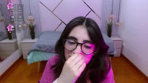 Lena online show from December 5, 2025, 6:04 pm