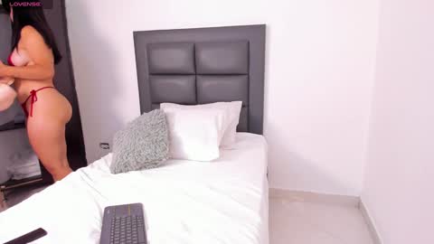 Snapshot of lena_rousseau chatting on February 7, 2025, 5:31 am Lena Rousseau  online show from February 7, 2025, 5:31 am