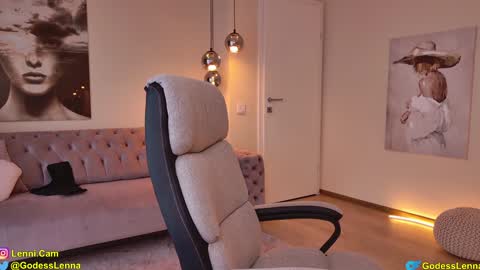 Snapshot of lenna_godess chatting on February 11, 2026, 6:18 am Lenna Goddess online show from February 11, 2026, 6:18 am