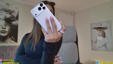 Snapshot of lenna_godess chatting on February 13, 2026, 6:20 am Lenna Goddess online show from February 13, 2026, 6:20 am