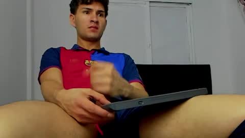 leo183877 online show from May 11, 2026, 4:40 am