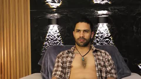 Leo  Diaz online show from January 14, 2026, 11:53 pm