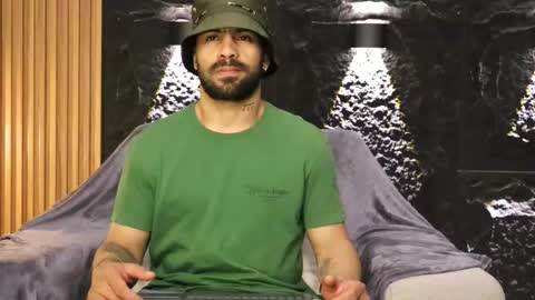 Leo  Diaz online show from February 15, 2026, 10:39 pm