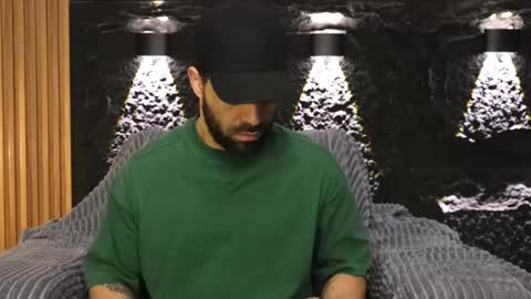 Leo  Diaz online show from March 17, 2026, 1:54 am