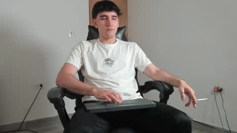 Leo Jones online show from April 4, 2026, 10:51 pm