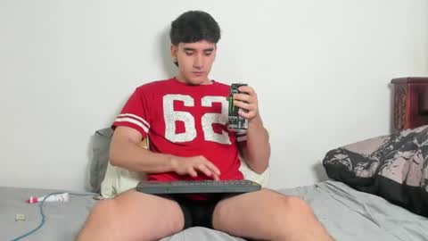 Snapshot of leo_jones389 chatting on June 18, 2026, 1:39 am Leo Jones online show from June 18, 2026, 1:39 am