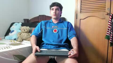 Snapshot of leo_jones389 chatting on June 27, 2026, 1:10 am Leo Jones online show from June 27, 2026, 1:10 am