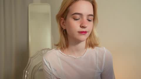  Ashly  online show from January 26, 2025, 3:47 pm