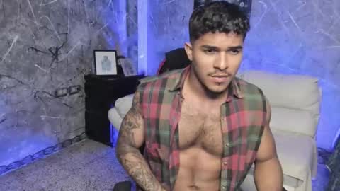 Snapshot of leo_taro chatting on October 31, 2025, 12:33 am Leo independent model online show from October 31, 2025, 12:33 am