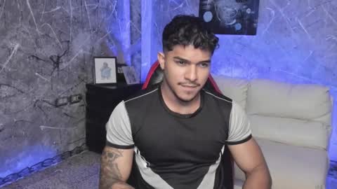 Snapshot of leo_taro chatting on November 8, 2025, 7:23 pm Leo independent model online show from November 8, 2025, 7:23 pm