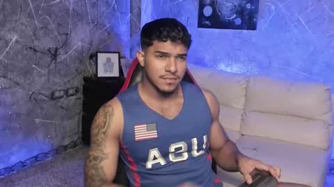 Snapshot of leo_taro chatting on December 3, 2025, 11:03 pm Leo independent model online show from December 3, 2025, 11:03 pm