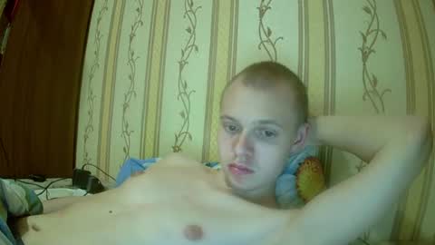 Snapshot of leo_timm chatting on June 13, 2026, 5:33 pm leo_timm online show from June 13, 2026, 5:33 pm