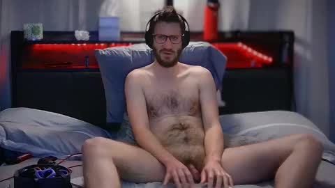 LeoBiggy online show from February 25, 2025, 5:52 am