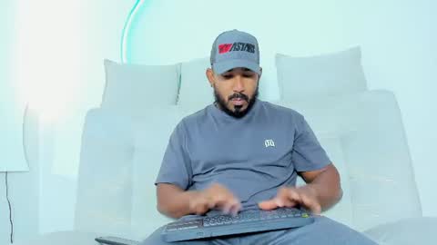 Snapshot of leocarter_ chatting on June 18, 2026, 1:15 pm leo online show from June 18, 2026, 1:15 pm