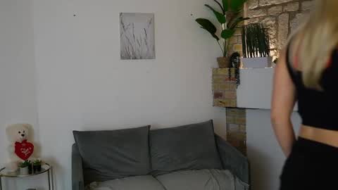 Snapshot of leokitty_ chatting on February 10, 2026, 1:59 pm leokitty online show from February 10, 2026, 1:59 pm