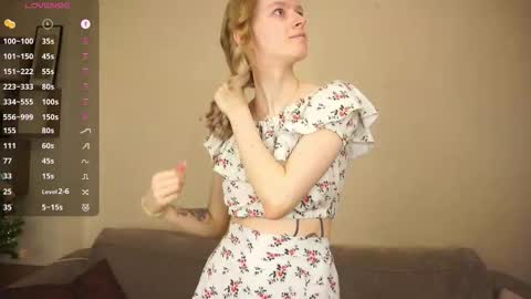 Snapshot of leolakorner chatting on February 17, 2026, 6:14 pm Hello Im Roxy Im just starting my journey here so lets get acquainted online show from February 17, 2026, 6:14 pm