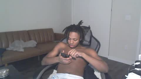 LeoMalonee online show from January 28, 2025, 11:50 pm