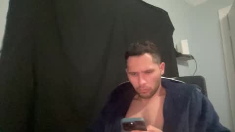 Snapshot of leoman2303 chatting on January 7, 2026, 7:22 am Leo G online show from January 7, 2026, 7:22 am