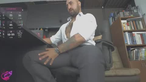 Snapshot of leon_1717 chatting on February 12, 2026, 4:24 pm Leon online show from February 12, 2026, 4:24 pm