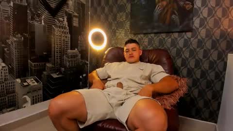 Leon Smoron online show from November 25, 2025, 12:32 am