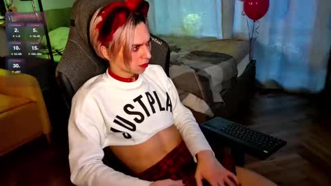 Snapshot of leon_yuugen chatting on February 10, 2025, 7:26 am Leon online show from February 10, 2025, 7:26 am