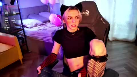 Snapshot of leon_yuugen chatting on February 20, 2025, 10:37 am Leon online show from February 20, 2025, 10:37 am