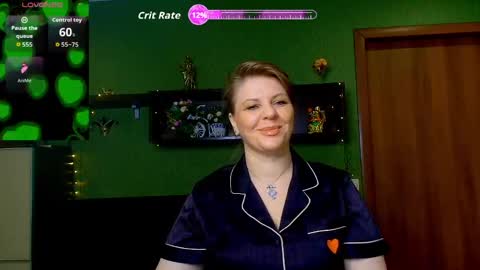 Leona tracie online show from April 3, 2026, 9:35 pm