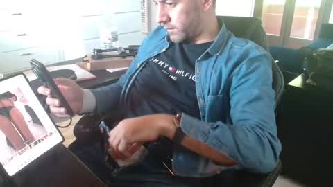 Snapshot of leone44 chatting on May 17, 2026, 2:24 pm angel e sonia online show from May 17, 2026, 2:24 pm