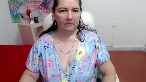 leonela   online show from September 18, 2025, 1:18 am