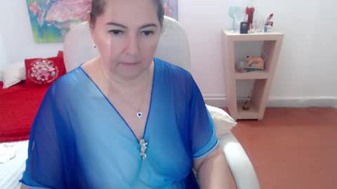 leonela   online show from November 16, 2025, 1:39 pm