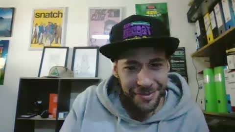 Snapshot of leonidascum chatting on February 17, 2026, 11:50 am leonidascum online show from February 17, 2026, 11:50 am