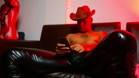 Lenardo jaramillo online show from January 23, 2025, 12:30 pm