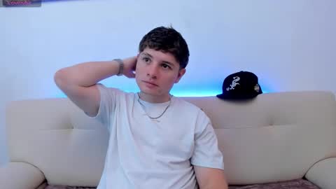 Leo  online show from October 22, 2025, 9:03 pm