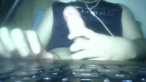 leoonel_95 online show from May 31, 2026, 5:37 am