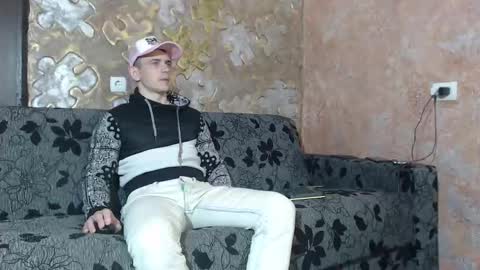 leoroman online show from October 24, 2025, 8:00 am