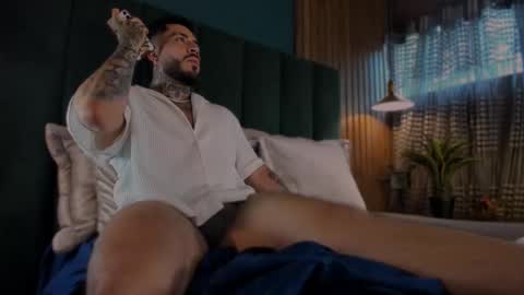 Snapshot of leosalvatore_ chatting on January 11, 2025, 8:21 pm Leo Salvatore online show from January 11, 2025, 8:21 pm