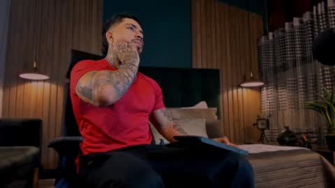 Snapshot of leosalvatore_ chatting on February 6, 2025, 3:37 am Leo Salvatore online show from February 6, 2025, 3:37 am